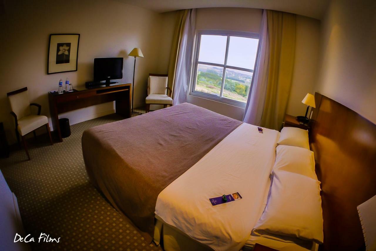 Elegance Hotel